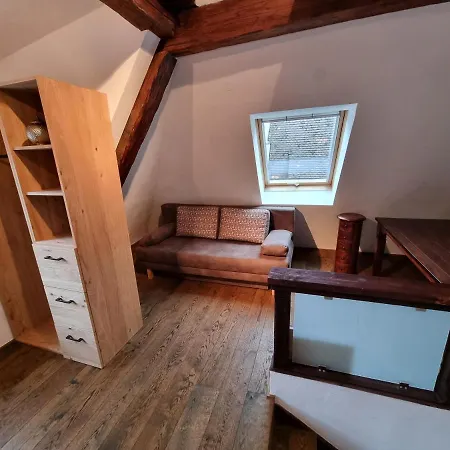 Montfort Apartment *