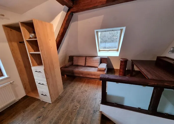 Montfort Apartment *